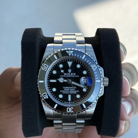 Rolex Submariner – Authentic Luxury Watch - Picture 1 of 2